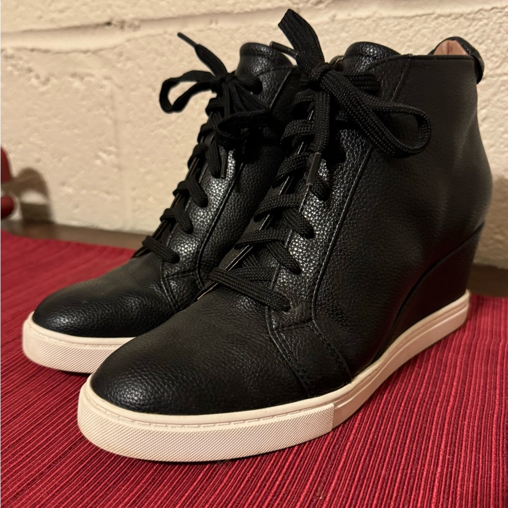 Linea Paolo (L. Paolo) black leather wedge sneaker